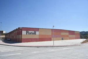 Inauguració del nou edifici per a l’elaboració de cava Portell